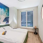 Chic With Sauna - One Bedroom With Balcony