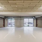 Apartment Chic With Sauna - One Bedroom With Balcony *