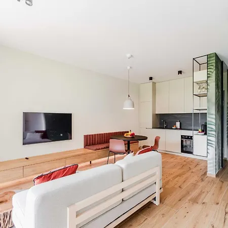 Apartment Chic With Sauna - One Bedroom With Balcony *