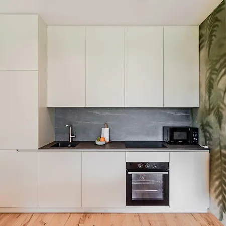 Chic With Sauna - One Bedroom With Balcony