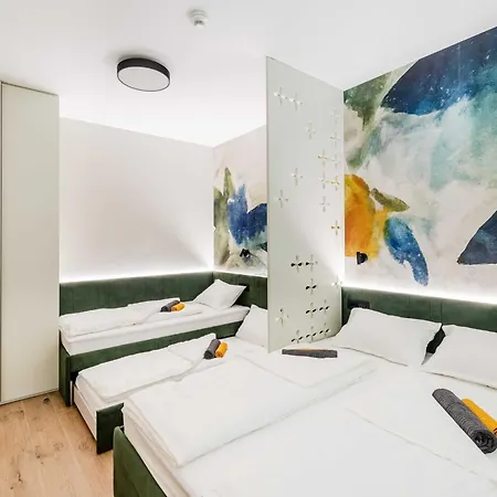 Chic With Sauna - One Bedroom With Balcony Бовец