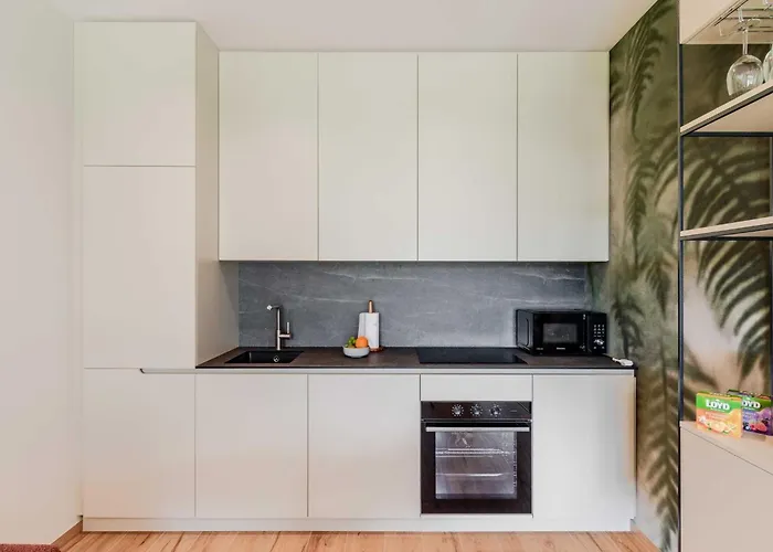 Chic With Sauna - One Bedroom With Balcony