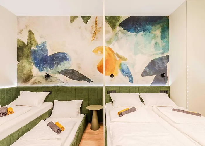 Chic With Sauna - One Bedroom With Balcony *