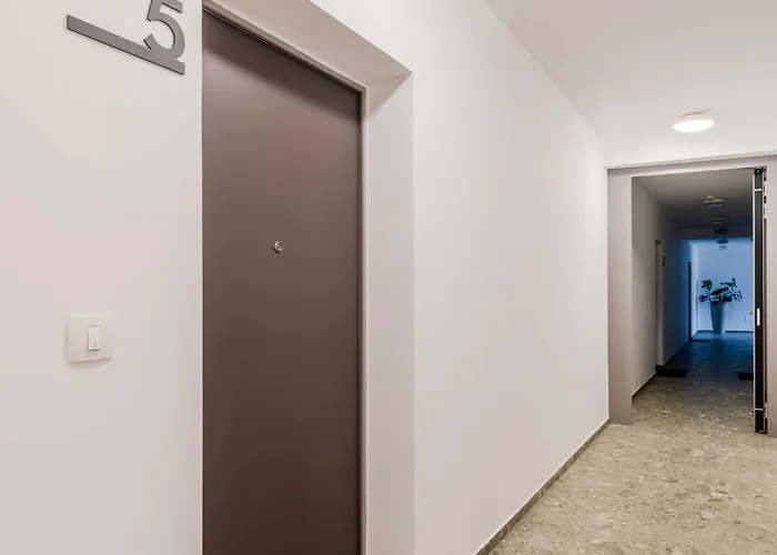 Chic With Sauna - One Bedroom With Balcony Lägenhet Bovec