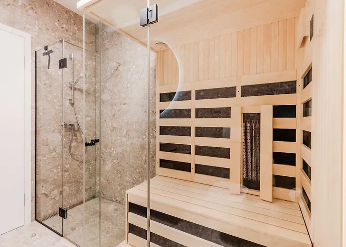 Chic With Sauna - One Bedroom With Balcony Apartment *